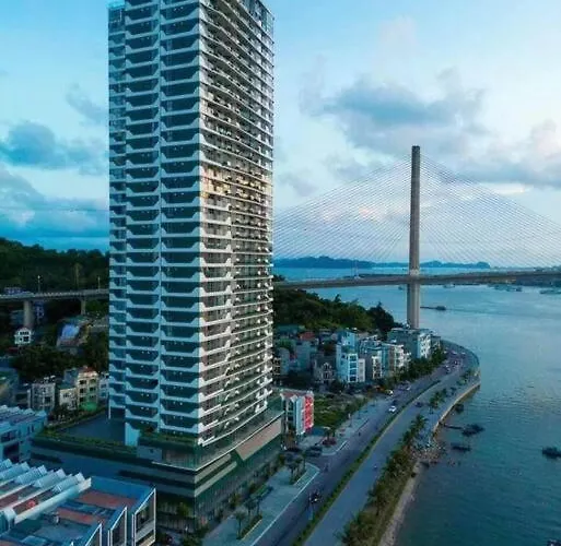 Apartment On 27th & 32nd Floor,ha Long Bay View & Bai Chay Bridge