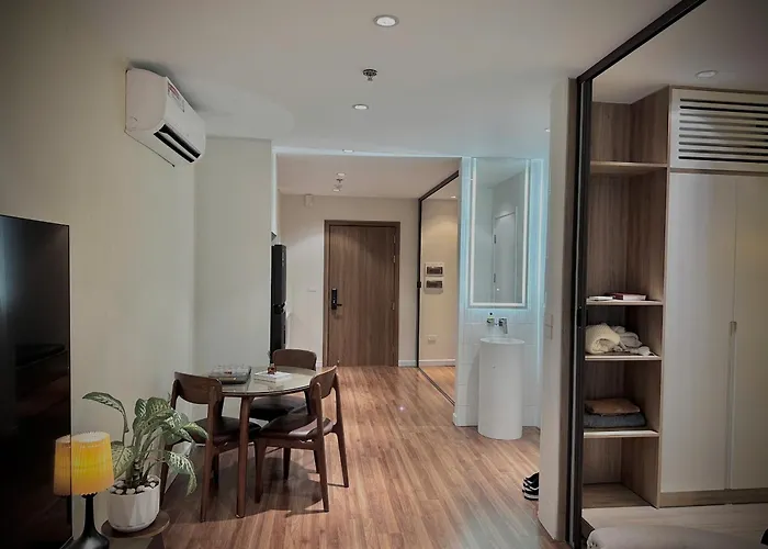 On 27th & 32nd Floor,ha Long Bay View & Bai Chay Bridge Apartment Ha Long