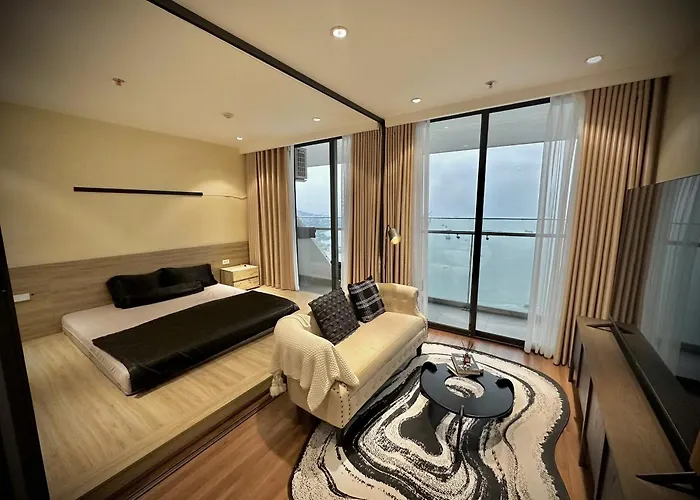 Apartment On 27th & 32nd Floor,ha Long Bay View & Bai Chay Bridge
